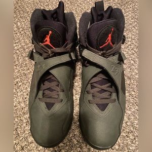 Jordan retro 8 “take flight” size 9